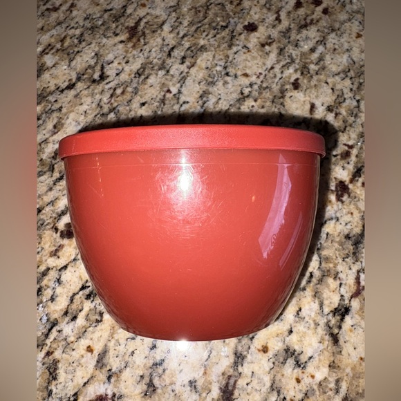Tupperware dip bowl - Picture 1 of 5